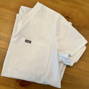 Figs Women’s Catarina One Pocket Scrub Top Optic White size Medium